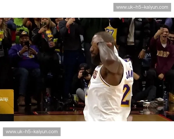 紫金之巅对垒费城信仰：当湖人遇上76人，谁才是篮球终极剧本的王者？